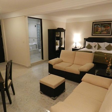 Hotel Victoria Mérida Dış mekan fotoğraf A suite at the hotel
