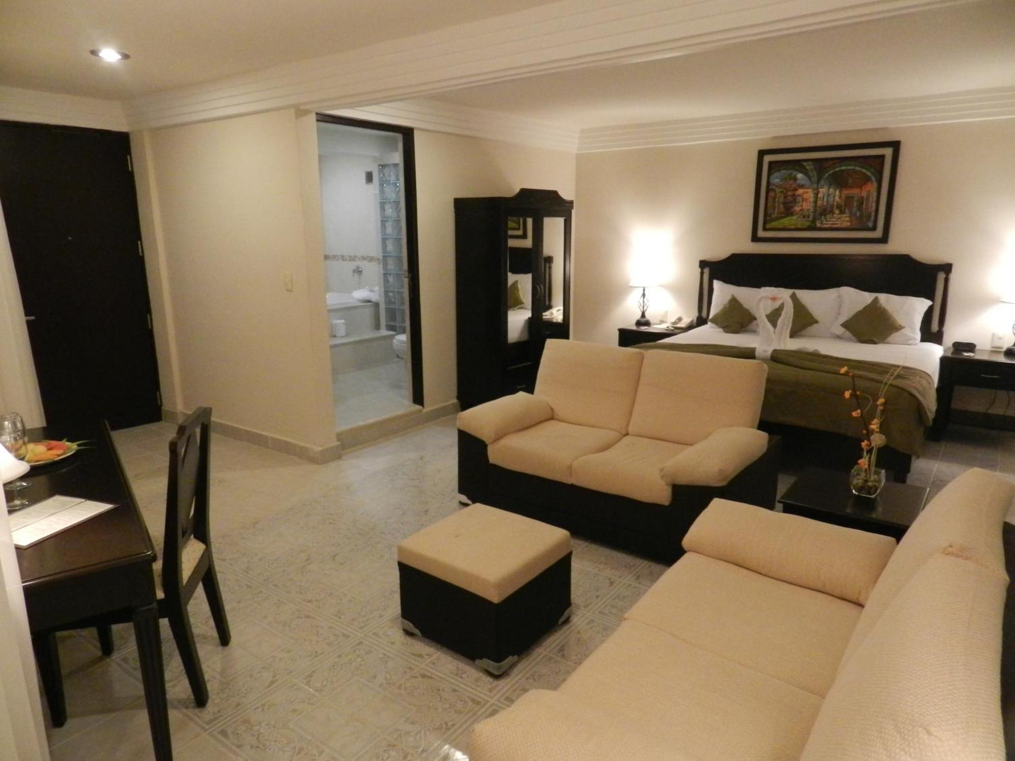Hotel Victoria Mérida Dış mekan fotoğraf A suite at the hotel