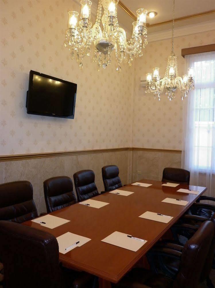Hotel Victoria Mérida Dış mekan fotoğraf The boardroom of the Governor's Office