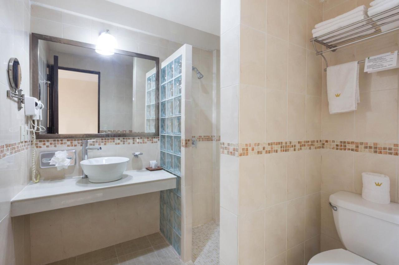Hotel Victoria Mérida Dış mekan fotoğraf Bathroom